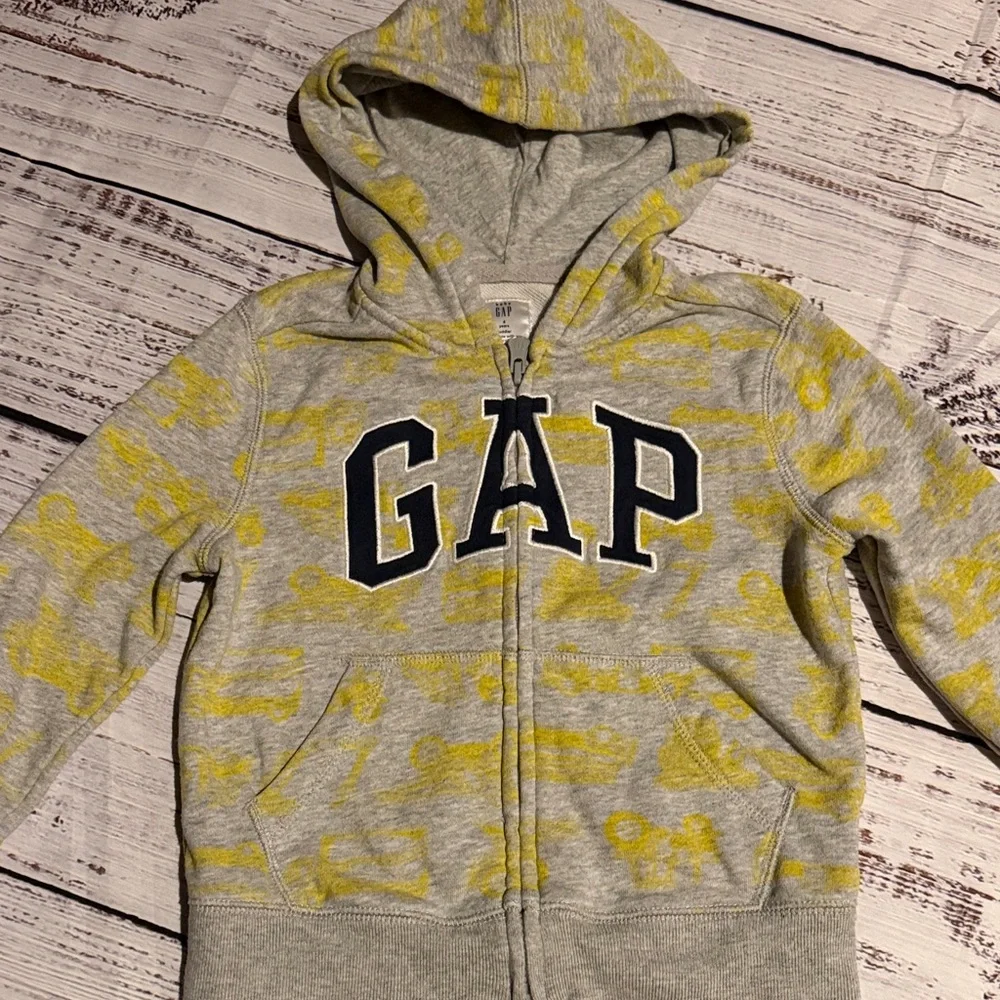 GAP Bundle - Picture 2 of 3